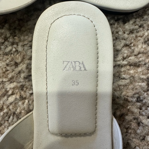 Zara Women's Off-White Cross Strap Sandals - Picture 2 of 3